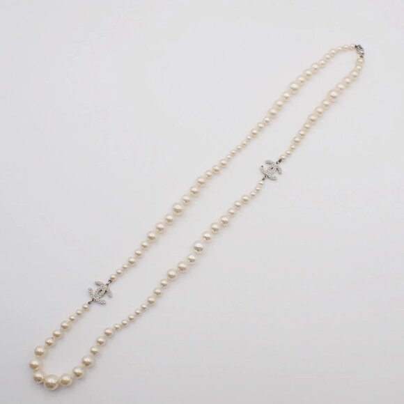 CHANEL CC Logo Imitation Pearl Chain Necklace A12 W White SHW - Picture 2 of 14